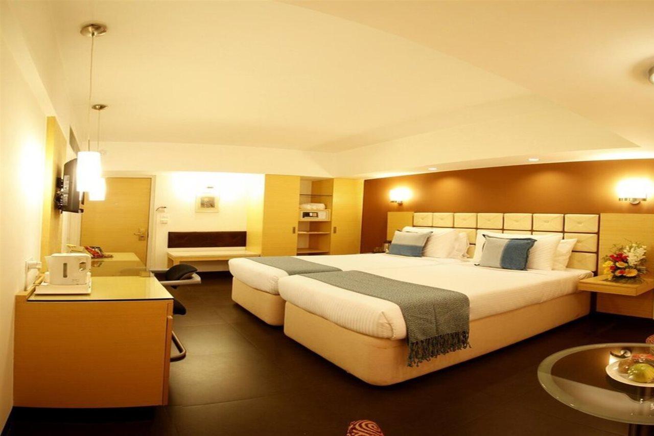 Hotel Sagar Plaza City Centre Pune Exterior foto