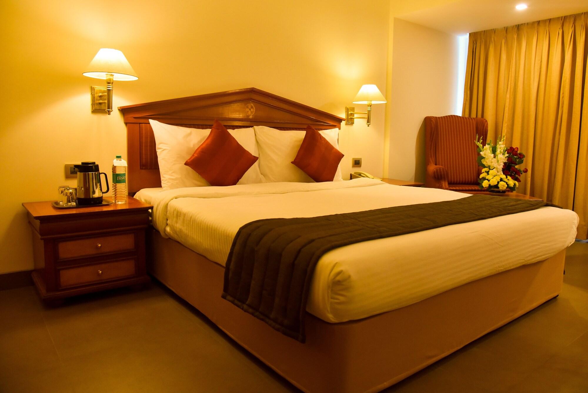 Hotel Sagar Plaza City Centre Pune Exterior foto