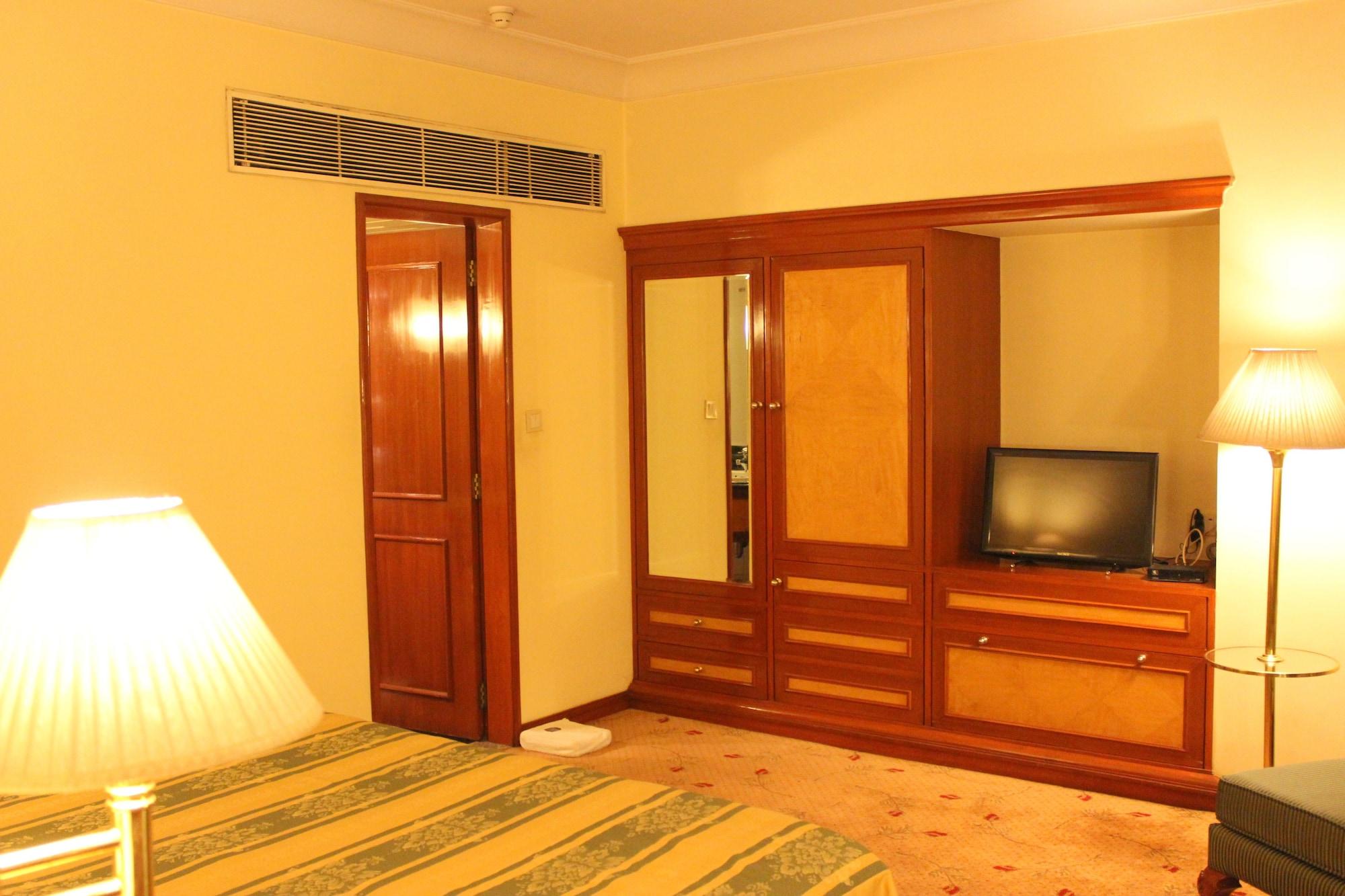 Hotel Sagar Plaza City Centre Pune Exterior foto