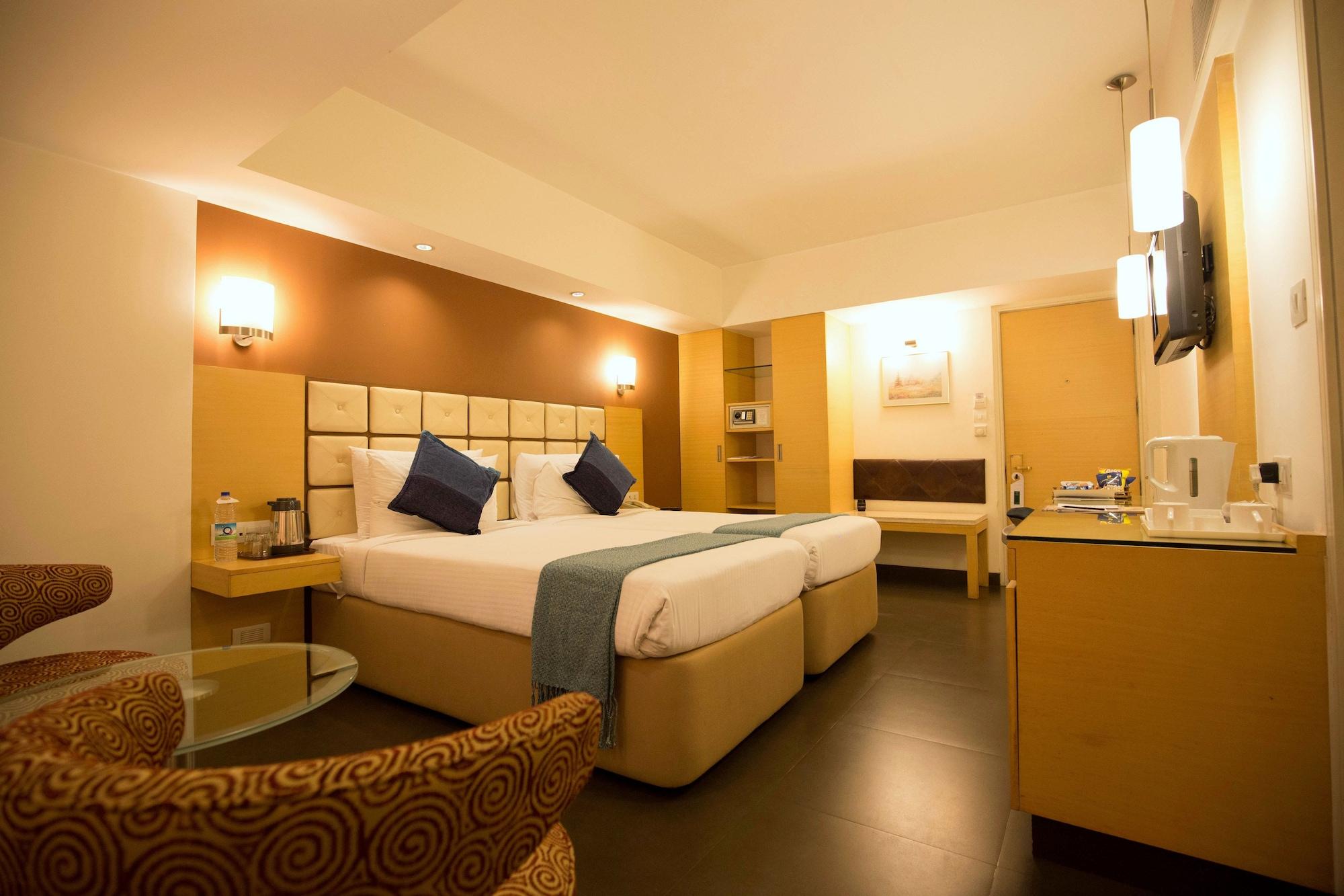 Hotel Sagar Plaza City Centre Pune Exterior foto