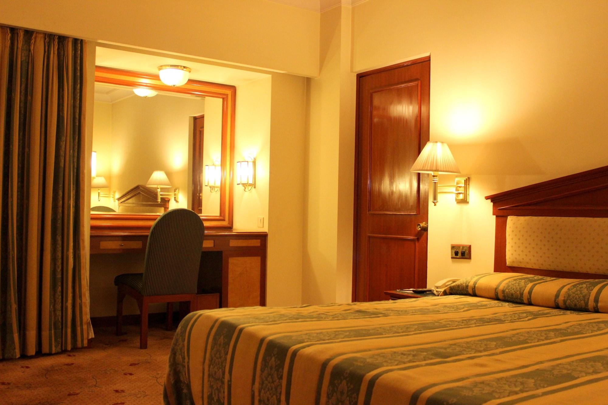 Hotel Sagar Plaza City Centre Pune Exterior foto