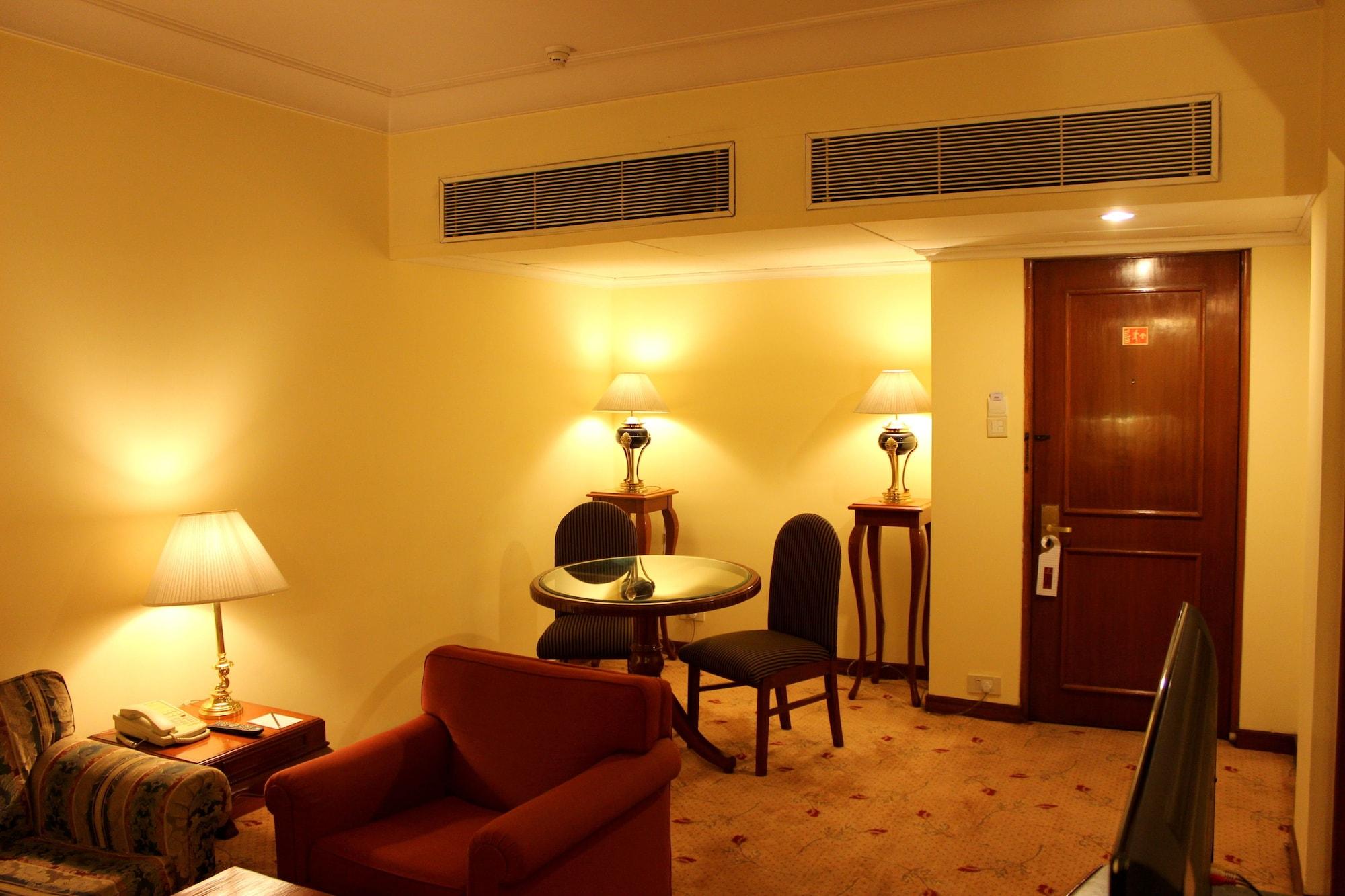 Hotel Sagar Plaza City Centre Pune Exterior foto