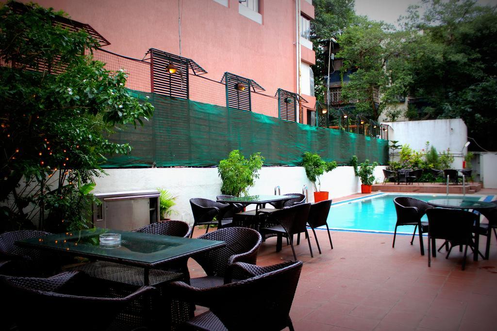 Hotel Sagar Plaza City Centre Pune Exterior foto