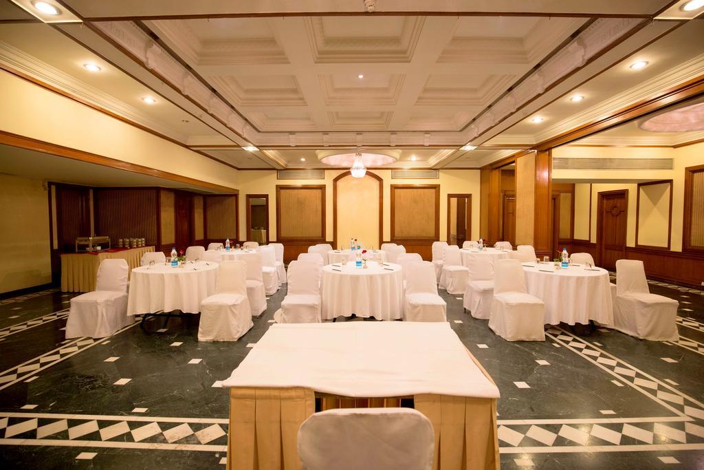 Hotel Sagar Plaza City Centre Pune Exterior foto
