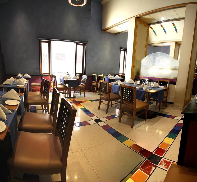 Hotel Sagar Plaza City Centre Pune Exterior foto