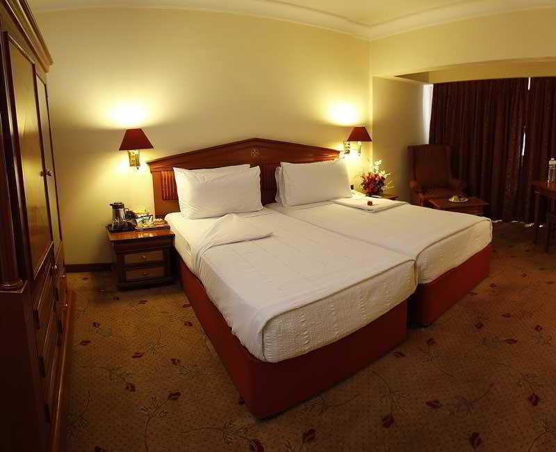 Hotel Sagar Plaza City Centre Pune Exterior foto
