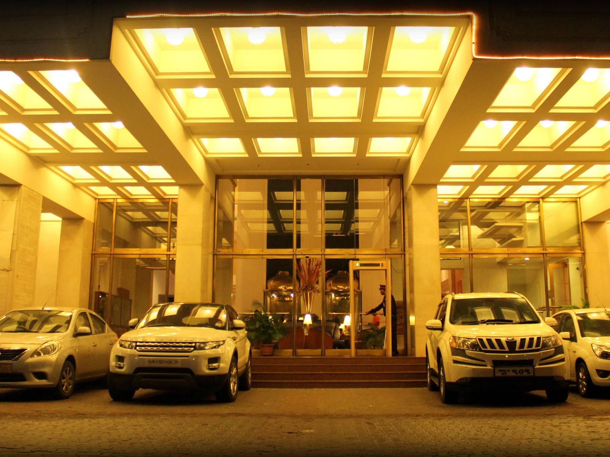 Hotel Sagar Plaza City Centre Pune Exterior foto